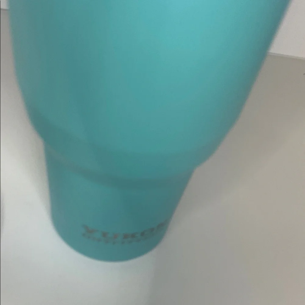 Yukon Outfitters Teal Tumbler‎